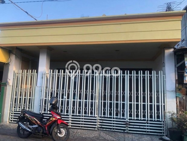 Rumah Strategis di Simokerto, Dekat Simokerto, Surabaya, Surabaya - 4 KT Rumah Strategis di Simokerto, Dekat Simokerto, Surabaya, Surabaya - 4 KT