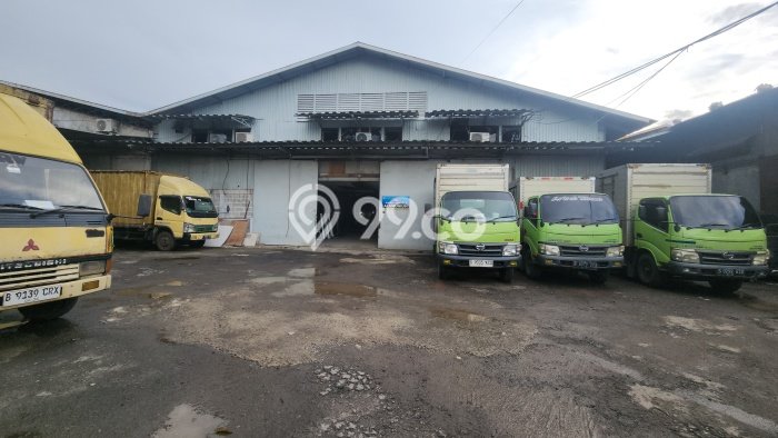 Unit Gudang Paling Strategis di Karawaci Tangerang dengan LB 900m2 Unit Gudang Paling Strategis di Karawaci Tangerang dengan LB 900m2