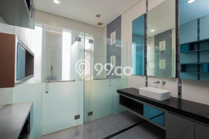 Disewakan Rumah Nyaman di Lippo Karawaci LT 630m2 / LB 1150m2 Kondisi Bagus Disewakan Rumah Nyaman di Lippo Karawaci LT 630m2 / LB 1150m2 Kondisi Bagus