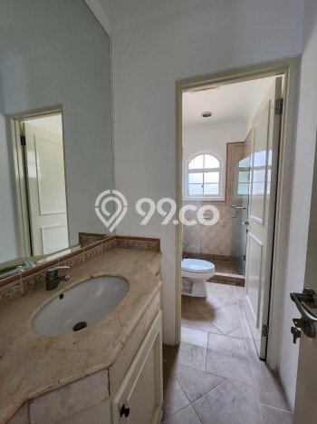 Rumah Disewakan Tangerang LT 540m2 LB 385m2 Area Lippo Karawaci Rumah Disewakan Tangerang LT 540m2 LB 385m2 Area Lippo Karawaci