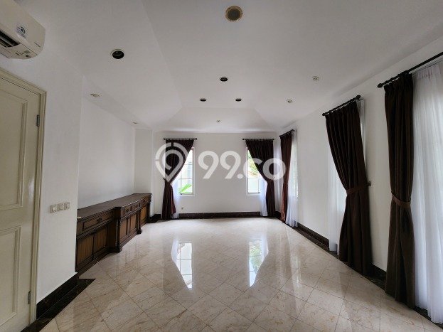 Rumah Disewakan Tangerang LT 540m2 LB 385m2 Area Lippo Karawaci Rumah Disewakan Tangerang LT 540m2 LB 385m2 Area Lippo Karawaci