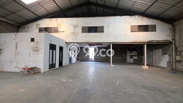 Unit Gudang Paling Strategis di Karawaci Tangerang dengan LB 900m2 Unit Gudang Paling Strategis di Karawaci Tangerang dengan LB 900m2