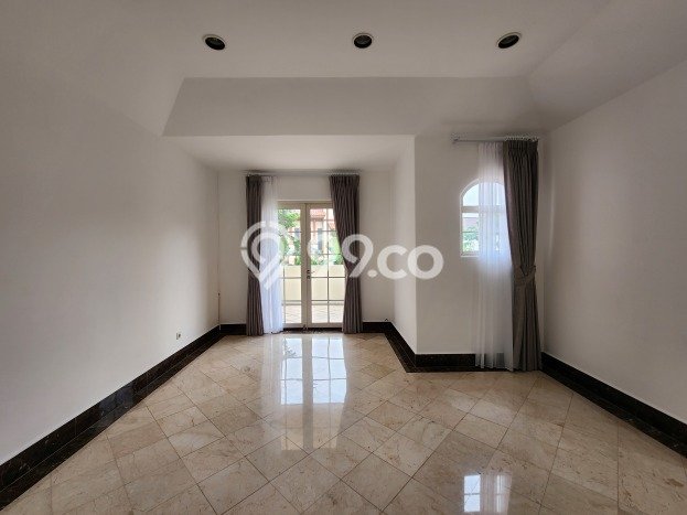 Rumah Disewakan Tangerang LT 540m2 LB 385m2 Area Lippo Karawaci Rumah Disewakan Tangerang LT 540m2 LB 385m2 Area Lippo Karawaci