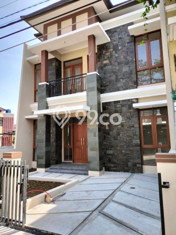 Jual Rumah Eksklusif 3 KT di Buah Batu, Bandung Jual Rumah Eksklusif 3 KT di Buah Batu, Bandung