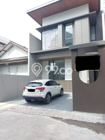 Rumah Elit LB 180m2 Siap Pakai Desain Elegan di Setra Duta, Bandung Rumah Elit LB 180m2 Siap Pakai Desain Elegan di Setra Duta, Bandung