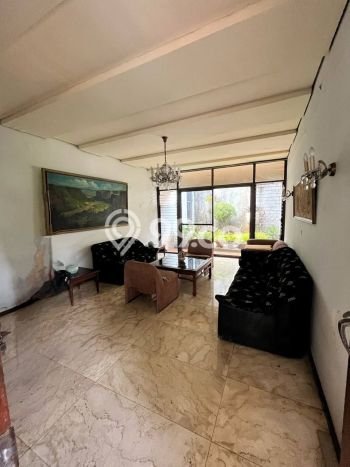 Siap Huni Hunian Elit 4 Kamar di Kebayoran Lama Dekat ke Mana Pun Siap Huni Hunian Elit 4 Kamar di Kebayoran Lama Dekat ke Mana Pun