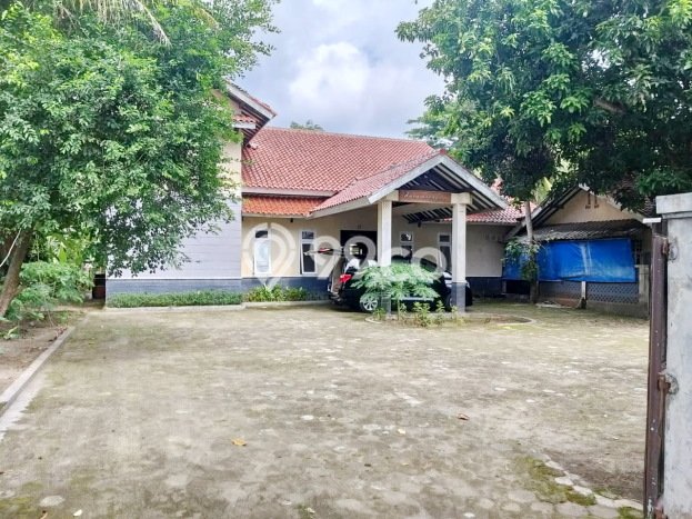HARGA SPECIAL! Rumah Strategis di Labuan, LT 4241m2m² Bangunan 177m2m² HARGA SPECIAL! Rumah Strategis di Labuan, LT 4241m2m² Bangunan 177m2m²