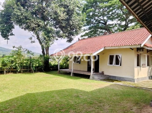 HARGA SPECIAL! Rumah Strategis di Labuan, LT 4241m2m² Bangunan 177m2m² HARGA SPECIAL! Rumah Strategis di Labuan, LT 4241m2m² Bangunan 177m2m²