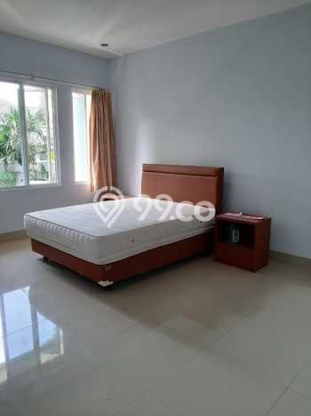 HUNIAN BERKELAS! Rumah Exclusive Cinere, Depok, Luas Tanah 300m² LB 300m² HUNIAN BERKELAS! Rumah Exclusive Cinere, Depok, Luas Tanah 300m² LB 300m²