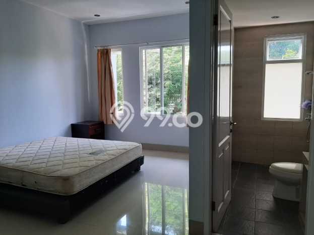 HUNIAN BERKELAS! Rumah Exclusive Cinere, Depok, Luas Tanah 300m² LB 300m² HUNIAN BERKELAS! Rumah Exclusive Cinere, Depok, Luas Tanah 300m² LB 300m²