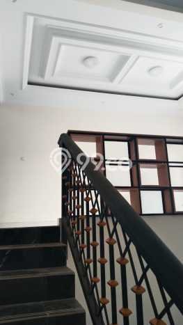 Rumah Strategis Minimalis Lb 250m2 di Limo, Depok Rumah Strategis Minimalis Lb 250m2 di Limo, Depok