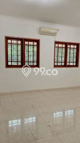 UNIT TERBATAS! Rumah di Cinere, 4 KM, Luas 752m² Bangunan 250m² UNIT TERBATAS! Rumah di Cinere, 4 KM, Luas 752m² Bangunan 250m²