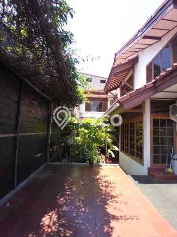 Rumah Luxury Modern Tanpa Renovasi di Cinere Jakarta Selatan Rumah Luxury Modern Tanpa Renovasi di Cinere Jakarta Selatan
