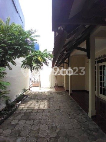 Rumah Elit LB 180m2 Siap Pakai Desain Elegan di Cinere, Jakarta Selatan Rumah Elit LB 180m2 Siap Pakai Desain Elegan di Cinere, Jakarta Selatan