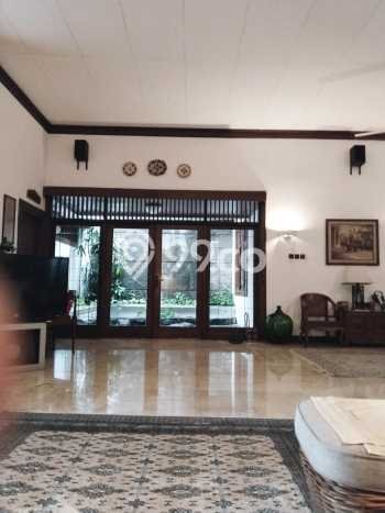 For Sale! Luxury House LT 1270m2 Desain Elegan di Cipete For Sale! Luxury House LT 1270m2 Desain Elegan di Cipete