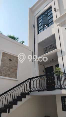 Rumah Strategis Minimalis Lb 250m2 di Limo, Depok Rumah Strategis Minimalis Lb 250m2 di Limo, Depok