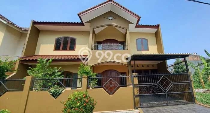 Lokasi strategis! Rumah siap pakai disewakan di Cinere LB 300m2 Lokasi strategis! Rumah siap pakai disewakan di Cinere LB 300m2