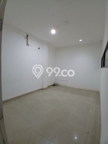 Ruko Disewa di Jakarta Selatan dengan LB 202m2 Area Komersial Ramai Ruko Disewa di Jakarta Selatan dengan LB 202m2 Area Komersial Ramai
