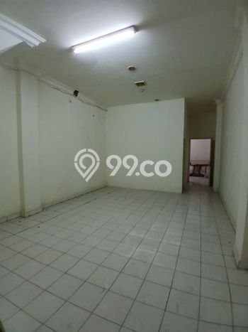 Ruko Disewa di Jakarta Selatan dengan LB 202m2 Area Komersial Ramai Ruko Disewa di Jakarta Selatan dengan LB 202m2 Area Komersial Ramai