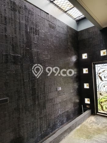 Siap Huni Hunian Elit 6 Kamar di Sawangan Dekat ke Mana Pun Siap Huni Hunian Elit 6 Kamar di Sawangan Dekat ke Mana Pun