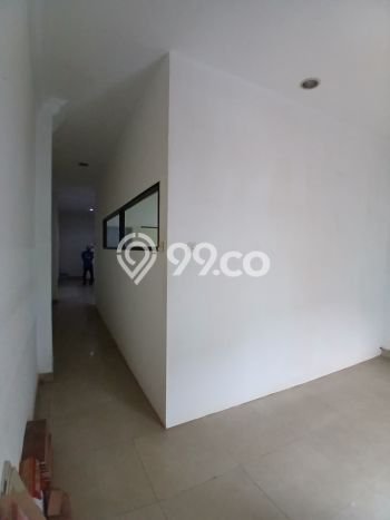Ruko Disewa di Jakarta Selatan dengan LB 202m2 Area Komersial Ramai Ruko Disewa di Jakarta Selatan dengan LB 202m2 Area Komersial Ramai