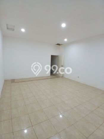 Ruko Disewa di Jakarta Selatan dengan LB 202m2 Area Komersial Ramai Ruko Disewa di Jakarta Selatan dengan LB 202m2 Area Komersial Ramai