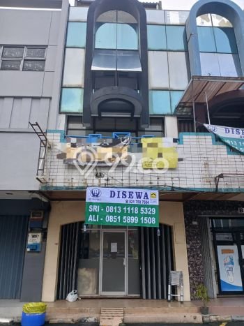 Ruko Disewa di Jakarta Selatan dengan LB 202m2 Area Komersial Ramai Ruko Disewa di Jakarta Selatan dengan LB 202m2 Area Komersial Ramai