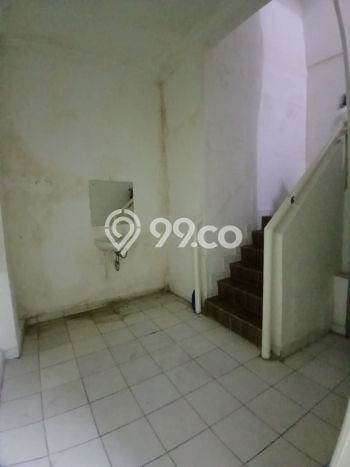 Ruko Disewa di Jakarta Selatan dengan LB 202m2 Area Komersial Ramai Ruko Disewa di Jakarta Selatan dengan LB 202m2 Area Komersial Ramai
