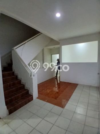 Ruko Disewa di Jakarta Selatan dengan LB 202m2 Area Komersial Ramai Ruko Disewa di Jakarta Selatan dengan LB 202m2 Area Komersial Ramai
