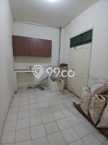 Ruko Disewa di Jakarta Selatan dengan LB 202m2 Area Komersial Ramai Ruko Disewa di Jakarta Selatan dengan LB 202m2 Area Komersial Ramai