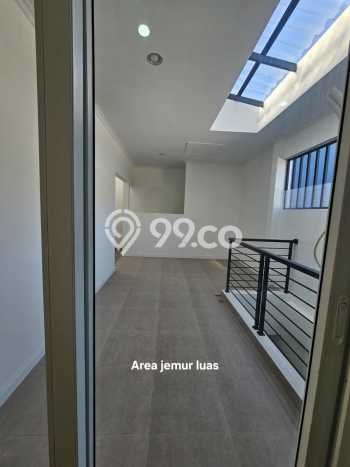 Hunian Mewah LB 240m2 Siap Huni Desain Elegan di BSD City, Tangerang Hunian Mewah LB 240m2 Siap Huni Desain Elegan di BSD City, Tangerang