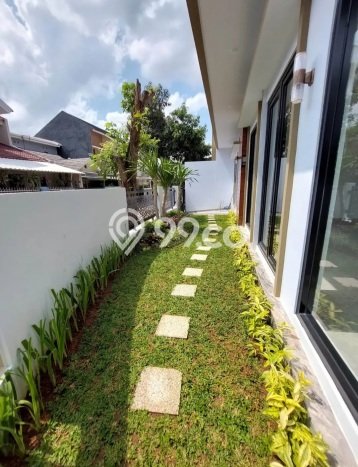 Rumah Elit Modern Tanpa Renovasi di BSD City Tangerang Rumah Elit Modern Tanpa Renovasi di BSD City Tangerang