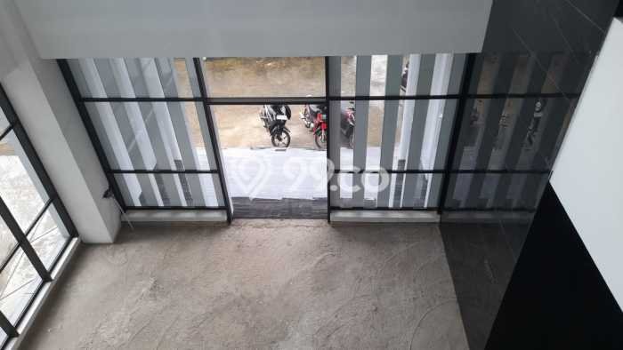 Unit Kantor Dijual di Mampang Prapatan Jakarta Selatan Luas Tanah 843m2, Luas Bangunan 3200m2 Unit Kantor Dijual di Mampang Prapatan Jakarta Selatan Luas Tanah 843m2, Luas Bangunan 3200m2