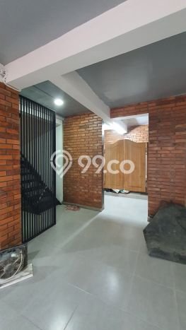 Kesempatan Memiliki Rumah 3 Kamar Tidur dan 3 Kamar Mandi di Tanjung Duren, Dekat Pusat Kota, Jakarta Barat Kesempatan Memiliki Rumah 3 Kamar Tidur dan 3 Kamar Mandi di Tanjung Duren, Dekat Pusat Kota, Jakarta Barat