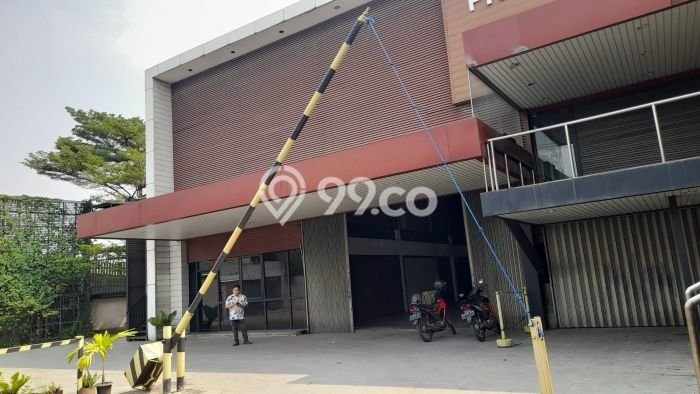 Gudang Strategis Kawasan Daan Mogot, Luas 2110m², Kawasan Bisnis, Tingkat Keramaian Tinggi Gudang Strategis Kawasan Daan Mogot, Luas 2110m², Kawasan Bisnis, Tingkat Keramaian Tinggi