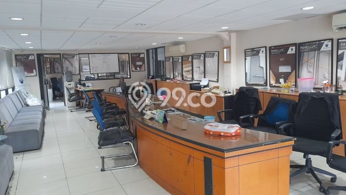 Gudang Strategis Kawasan Daan Mogot, Luas 2110m², Kawasan Bisnis, Tingkat Keramaian Tinggi Gudang Strategis Kawasan Daan Mogot, Luas 2110m², Kawasan Bisnis, Tingkat Keramaian Tinggi