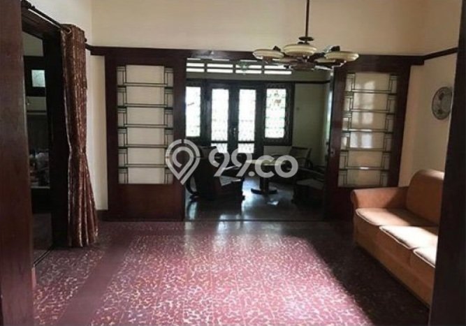 Rumah Elit LB 450m2 Siap Huni Desain Elegan di Otista, Bandung Rumah Elit LB 450m2 Siap Huni Desain Elegan di Otista, Bandung