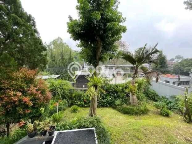 Rumah Luxury Modern Tanpa Renovasi di Tubagus Ismail Bandung Rumah Luxury Modern Tanpa Renovasi di Tubagus Ismail Bandung