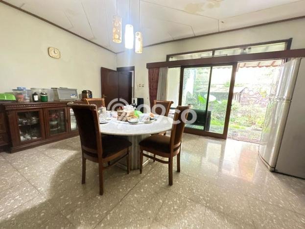 Rumah Mewah LB 350m2 Siap Pakai Desain Elegan di Riau, Bandung Rumah Mewah LB 350m2 Siap Pakai Desain Elegan di Riau, Bandung
