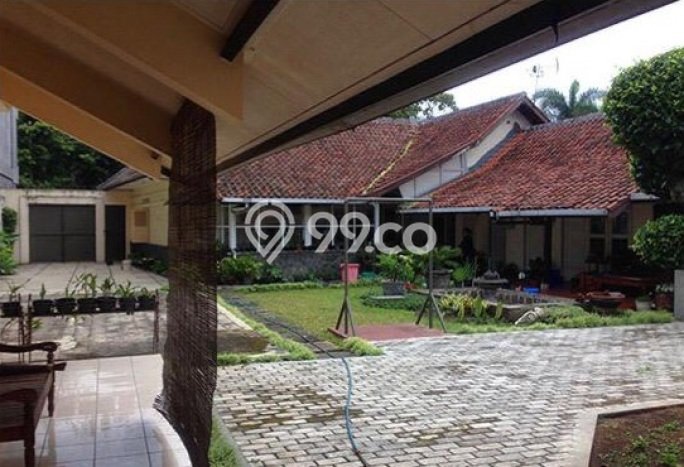 Rumah Elit LB 450m2 Siap Huni Desain Elegan di Otista, Bandung Rumah Elit LB 450m2 Siap Huni Desain Elegan di Otista, Bandung