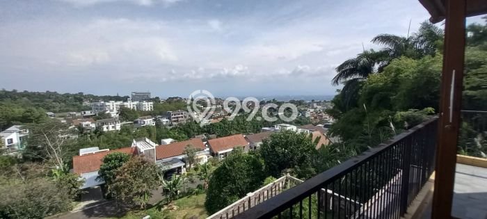 Jual Rumah Luas Elegan Dengan View Cantik di Resor Dago Pakar, Bandung Jual Rumah Luas Elegan Dengan View Cantik di Resor Dago Pakar, Bandung