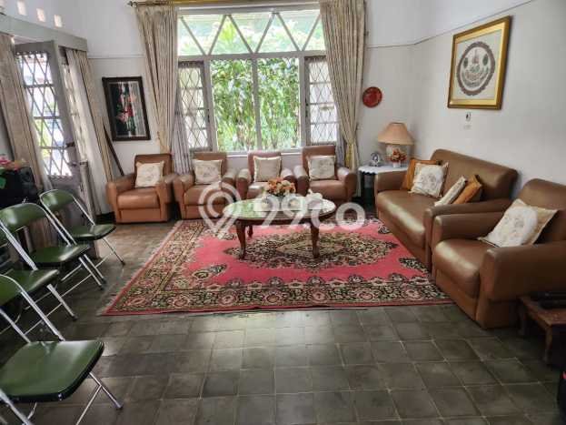 Rumah Mewah LB 450m2 Siap Huni Desain Elegan di Pasteur, Bandung Rumah Mewah LB 450m2 Siap Huni Desain Elegan di Pasteur, Bandung