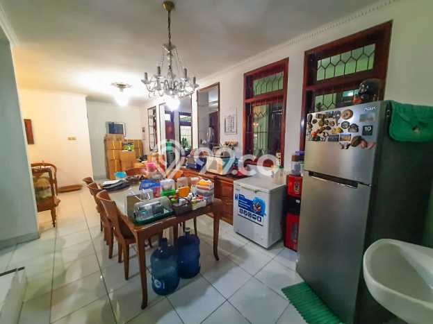 Rumah Elit Modern Tanpa Renovasi di Raffles Hills Jakarta Timur Rumah Elit Modern Tanpa Renovasi di Raffles Hills Jakarta Timur