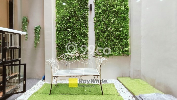 Rumah Mewah LB 385m2 Siap Pakai Desain Elegan di Bintaro, Tangerang Selatan Rumah Mewah LB 385m2 Siap Pakai Desain Elegan di Bintaro, Tangerang Selatan