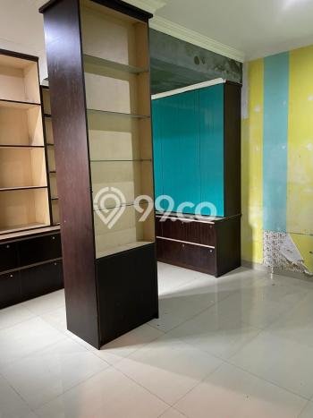 Rumah Elit LB 192m2 Siap Pakai Desain Elegan di Duri Kepa, Jakarta Barat Rumah Elit LB 192m2 Siap Pakai Desain Elegan di Duri Kepa, Jakarta Barat