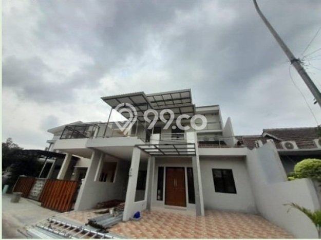 For Sale! Luxury House LT 152m2 Desain Elegan di BSD For Sale! Luxury House LT 152m2 Desain Elegan di BSD