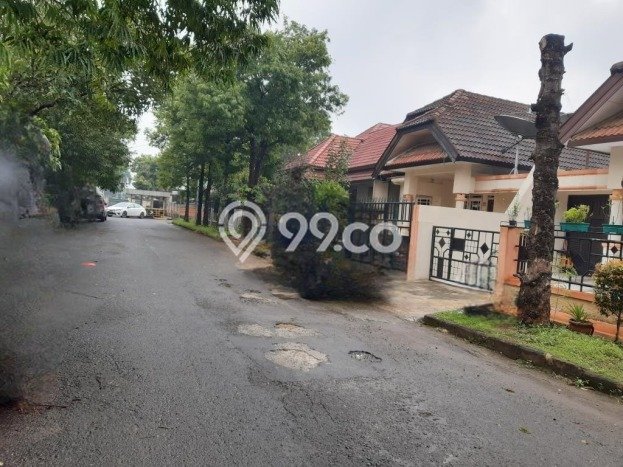 Ready to Use! Premium House LT 200m2 Desain Elegan di Gading Serpong Ready to Use! Premium House LT 200m2 Desain Elegan di Gading Serpong