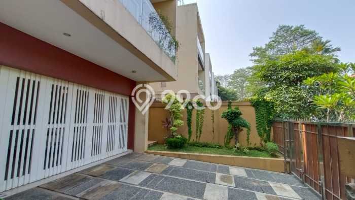Rumah Mewah LB 371m2 Siap Pakai Desain Elegan di Sentul City, Bogor Rumah Mewah LB 371m2 Siap Pakai Desain Elegan di Sentul City, Bogor
