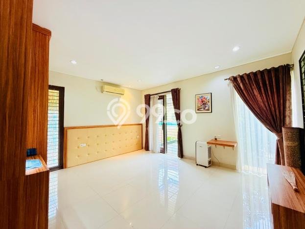 Hunian Mewah LB 200m2 Siap Pakai Desain Elegan di Sentul, Bogor Hunian Mewah LB 200m2 Siap Pakai Desain Elegan di Sentul, Bogor
