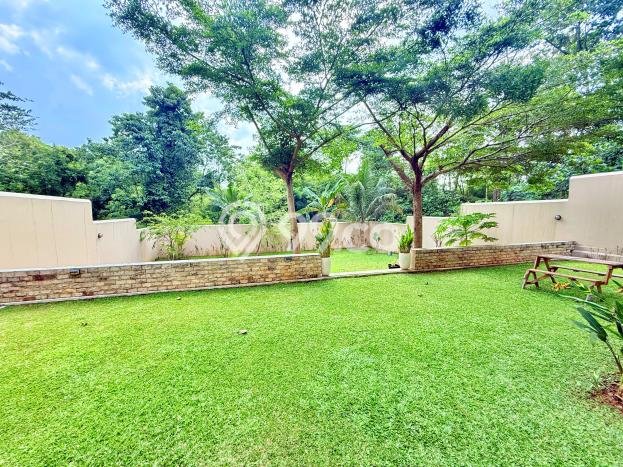 Ready to Use! Luxury House LT 858m2 Desain Modern di Sentul City Ready to Use! Luxury House LT 858m2 Desain Modern di Sentul City